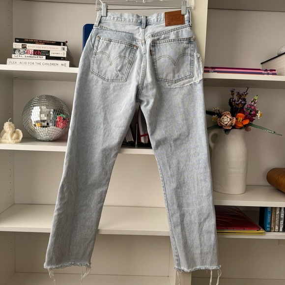 LEVIS 501 Crop Light Wash Patchwork Denim High-Rise Straight-Leg Jeans - Picture 10 of 12